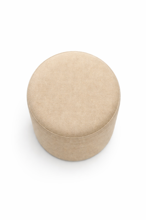 Hoker tapicerowany Ewi 65 cm w beżowej tkaninie przy wyspie kuchennej